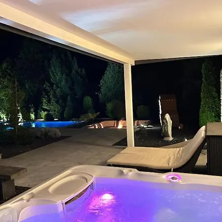Please Read My Host Profile At Bottom Of Page Before Making A Request# Luxury In Rubling # *
